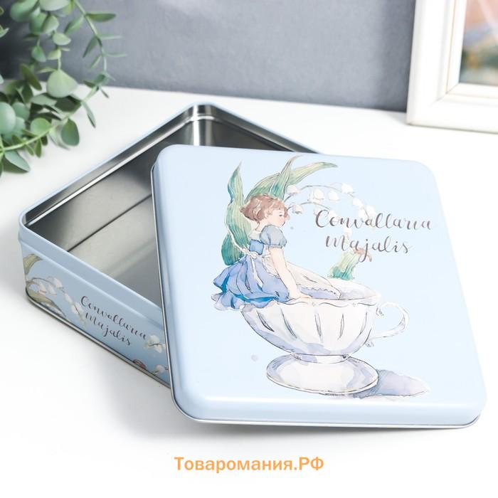 Шкатулка для хранения мелочей, украшений «Квадрат. Малышка в чашке», металл, 5.8×17×17 см