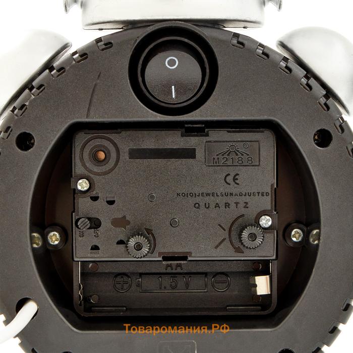 Часы с подсветкой «Робот» детские настольные, плавный ход, на батарейках АА